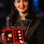 Construcții unicat de ciocolată, astăzi Dragonul creat de Roro – maestru ciocolatier, Roxana Știrbu CEO Guilty Pleasure- Love Made Chocolate