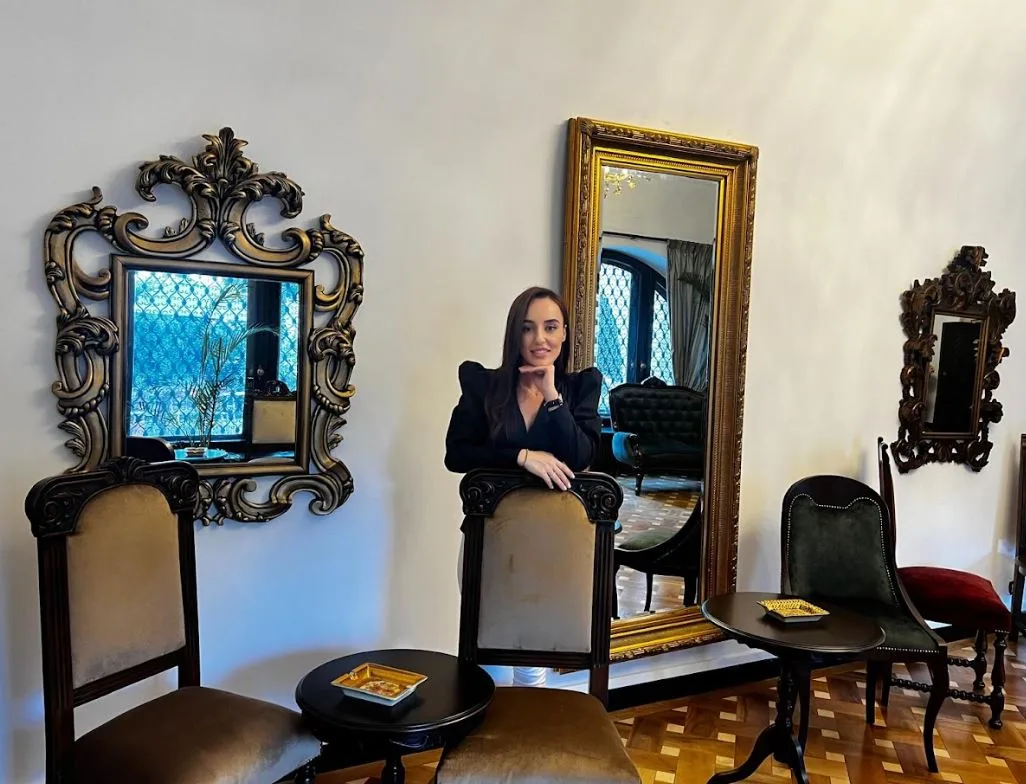 Ekoinstal și EkoGroup, parteneriat intermediat de Monica Badea: Steaguri Direcționale pentru expunere outdoor eficientă