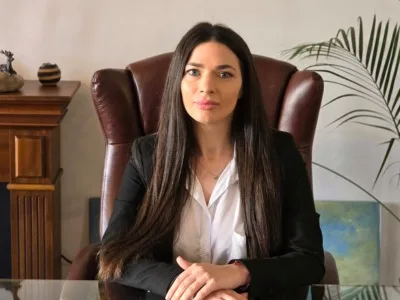 Malina Constantin, Asistent Junior AI despre Marketing Politic