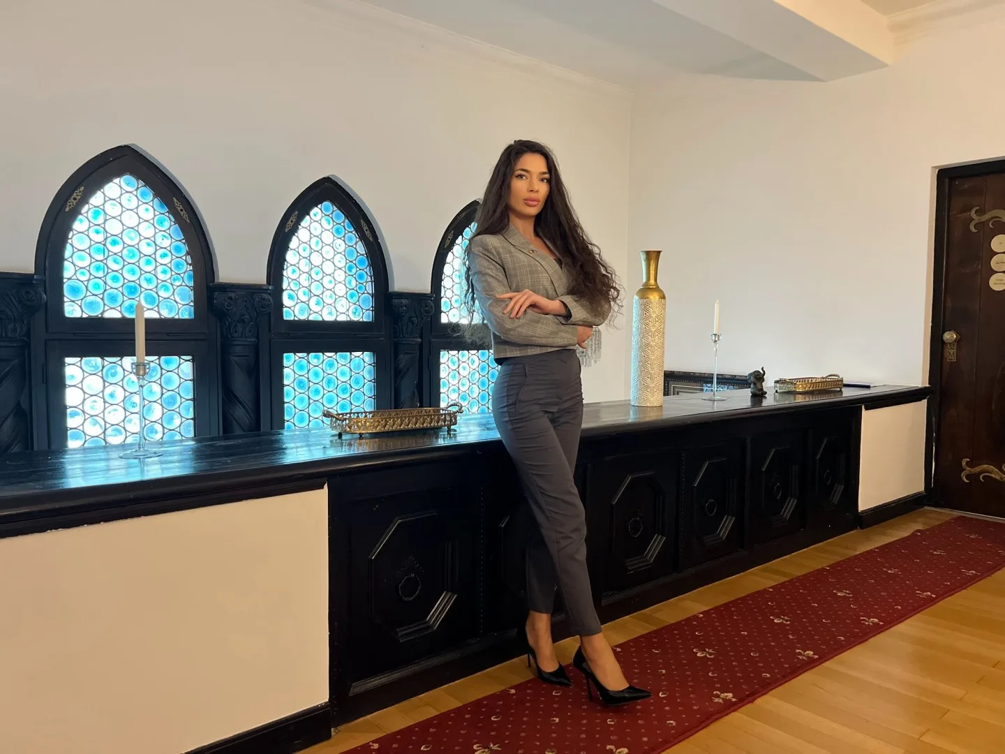 Mălina Constantin: „Steagurile direcționale pe stâlpi de iluminat cresc notorietatea brandurilor din București și Ilfov”