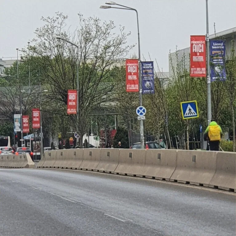 Transformă Afacerea Ta cu Eko Group: Închiriere Steaguri Direcționale în București și Ilfov